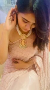 Vani Bhojan Instagram - ❤️