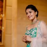 Vani Bhojan Instagram - ❤️ @priyaa.karan @kiransaphotography @rachelstylesmith @magnoliaabyvaaniraghupathy @mspinkpantherjewel @priyaharie