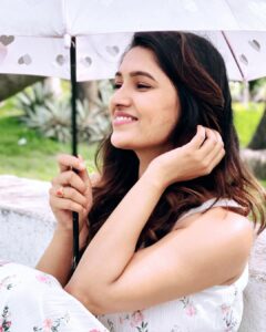 Vani Bhojan Instagram - ❤️