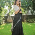 Vani Bhojan Instagram - Saree @thenmozhidesigns Photography @karthikha_photography Hair & draping @priyaprabu_artistry