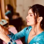 Vani Bhojan Instagram - #workmodetoday 💙