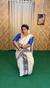 Veena Nair Instagram - Onam varavayi 
MUA @roshnistvm 
Set mundu @mangalyakasav 
Jewellery @parakkat_jewels 
Blowse @zoul_designz 
Styling @sksreez