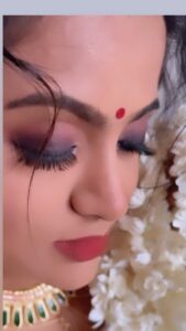 Veena Nair Instagram - Makeup @manjucalluna 
Jewellery @parakkat_jewels