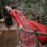 Veena Nair Instagram - Be strong be happy 😊 📸 @anulalphotography Styling @nithinju MUA @rajesh_kodungallur 👗 @haldi_the_shestylestore Jewellery @parakkat_jewels Retouch @photos_by_sowraf Ast.cam @nibu_ayodhya Video @arun_c_balachandran . . . . . . . . . . #parakktnatureresortmunnar #veenanair #veenanairbigboss #veenanairarmy #veenanairphotography #veenanairactress #nature #naturephotography #lifestyle #instagram #instagood #instafashion #malayalamsongs #malayalamcinema #indiancinema #tamilactress #tamilcinema #tiktok #viral #trending #bollywood #instadaily #music #model #malayalambiggboss #foryou #beautiful #explore #forever #naturephotography #veena #instafashion Parakkat Nature Resorts