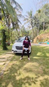 Veena Nair Instagram - 💞❣️💞 just oru try 🤪
Kollenda nadesha pedippichal mathi.nannayikolam
VC @amjith.s 
Styling @nithinju 

#reelskerala #reelsishttam #reelsinstagram #reelstrending #trading #viraltrend #video #reelstofeelit #ilovereels❤️ #reelshot #wayanad #trending