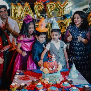 Veena Nair Instagram - Thank you somuch parakkat group .
Preethachechi,prakashettan,binuchettan,Abhishek
@preethiparakkat @prakash_parakkat @abhishek_parakkat_ @binu_parakkat