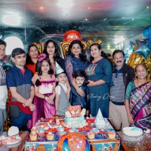 Veena Nair Instagram - Thank you somuch parakkat group .
Preethachechi,prakashettan,binuchettan,Abhishek
@preethiparakkat @prakash_parakkat @abhishek_parakkat_ @binu_parakkat