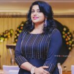 Veena Nair Instagram - Good night Styling @nithinju Pc@manu Costume @cassidinae._ Location : event launch @plethoraevents Jewels :@lovelookcollections