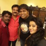 Veena Nair Instagram - സുധി ചേട്ട. എത്രെയോ സ്റ്റേജുകൾ ഒരുമിച്ചു പ്രോഗ്രാമുകൾ ചെയ്തു. എത്രെയോ യാത്രകൾ പോയി .പക്ഷെ e യാത്ര തീരെ പ്രതീക്ഷികാത്തതായിപ്പോയി🙏🏻. @kollam_sudhi_