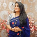 Veena Nair Instagram - ഇടാവ മാസത്തിലെ അനിഴം നക്ഷത്രം ആണ് ഇന്ന്. അങ്ങനെ നോക്കുമ്പം ഇന്ന്. ഞാൻ ജനിച്ച ദിവസം ആണ്. എന്ടെ അച്ഛനും അമ്മയും ഉണ്ടായിരുന്ന കാലത്തു ഇ ദിവസം ഒരു പായസമെങ്കിലും വെക്കും. 'അമ്മ അമ്പലത്തിൽ പോയി എന്ടെ പേരും നാളും പറഞ്ഞു വഴിപാടു ചെയ്യും. ഞാൻ മറന്നാലും ഇ ദിവസമ 'അമ്മ ഓർതു വെക്കും. അതൊക്കെ ഒരു കാലം. ഇപ്പം Njan ഇതു പറഞ്ഞത്. മാതാപിതാക്കൾ ഉള്ള സമയം ആണ് ഏറ്റവും മനോഹരം. അത് കഴിഞ്ഞ കഴിഞ്ഞു. പിന്നെ നമ്മൾക്ക് വേണ്ടി ഓർത്തിരുന്നു നമ്മളെ മാത്രം സ്നേഹിക്കാൻ വേറെ aarum ഉണ്ടാവില്ല നമ്മൾ അല്ലാതെ. യെന്തായാലും എനിക്കു പിറന്നാൾ ആശംസകൽ .1989may21 മലയാളം മാസം ഇടവത്തിലെ അനിഴം നക്ഷത്രത്തിൽ എനിക്ക് ജന്മം തന്ന എന്ടെ അച്ഛനും അമ്മയ്ക്കും നന്ദി. ആയകാലത്തോളം സ്നേഹിച്ചു,താലോലിച്ചു ,പഠിപ്പിച്ചു ഇഷ്ട്ടപെട്ട എല്ലാ കലാരൂപങ്ങളും പഠിപ്പിക്കാൻ വിട്ടു. സിനിമ എന്നാ എന്ടെ ആഗ്രഹത്തെ പൂവണിയിച്ചതിനു. എല്ലാത്തിനും നന്ദി. ഈശ്വരനോടും ഒപ്പം ഗുരുക്കൻമാരോടും. അപ്പം ഹാപ്പി പിറന്നാൾ ആശംസകൾ 💕💕🫰🏻🫰🏻❤️❤️❤️😂
