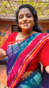 Veena Nair Instagram - உருகுதே மருகுதே ஒரே பார்வையாலே
உலகமே சொலலுதே உண்ண பாத்தாலே

Sari 🥻 @mrinalinidesign 
🎥 @shaha_raihu 
#zeetvwifeisbeautiful #mondaytofriday7pm #missingyou #waitingforyou