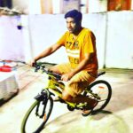 Vennela Kishore Instagram - Burning Calories🤩 Churning Memories🤪 #NaakiCycleNaakiIcchey #HomeTownHoliday
