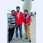 Vennela Kishore Instagram - Cargo plane pic ki charter plane expression😝 #throwbackthree @thagubothramesh @naveenneni