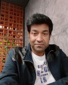 Vennela Kishore Instagram - Visited @goodvibesonlycafe all alone n loved the food..especially arrabbiata pasta, four cheese pizza and tiramisu😍

PS: swipe left to see why i felt all alone🙄