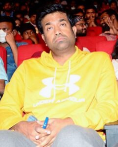 Vennela Kishore Instagram - When you keep track n lose track of the camera movement 🤪🤪