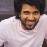 Vijay Deverakonda Instagram – A 100 of you went, made friends, memories and experiences which will stay ❤️

When i see your happy smiling emotional faces, i know why i do this! Stay happy, ambitious and believe in yourself, I love you all.🤗

Hugs to @stayvista_official for being an amazing host to my Rowdies and @airdriven_aviation for helping me surprise them. 

Until next time
Your man,
Vijay Deverakonda. 
#Deverasanta2022