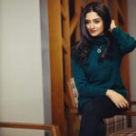 Vimala Raman Instagram - Justttt …. 💚 . . #photographer @imarmankhans . #friday #post #keepitsimple #whynot #shoot #style #mystyle #love #movies #cinema #picoftheday #actor #actress #vimalaraman #lifeisgood