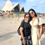 Vimala Raman Instagram - “There is no limit to what we, as women can accomplish” - #michelleobama 💪🏽❤️ Wishing all the amazing women out there starting with my selfless gorgeous mummy @santababy91 😘❤️ 🙏🏻👩‍👧 #happywomensday #internationalwomensday #woman #women #womenempowerment #itsallaboutyou #mother #love #beauty #besties #womanstyle #womensupportingwomen #actress #vimalaraman #lifeisgood