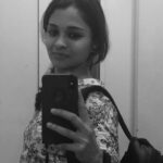 Vinitha Koshy Instagram - Do me a favour … smile :) 💫