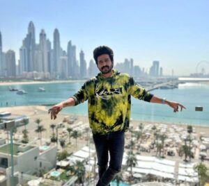 Vishnu Vishal Instagram - Sumtyms even when you are on a holiday you r still working..😭
Pictures are deceptive n can convey otherwise..

Gettin ready for 3 big announcements this march🤫🤫💪💪

@vvstudioz loading....

PS:
Book your tickets online before you go to the museum.
We didn and we got just d pics.