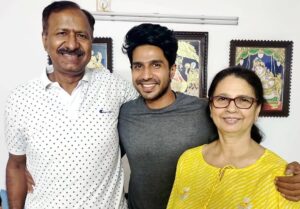Vishnu Vishal Instagram - Happy 40th wedding anniversary mom n dad :)...
😘😘😍😍