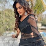 Vithika Sheru Instagram - Do It Because It Makes You Happy 🖤 Saree - @varunchakkilam M&H - @nicenailsbabyhyderabad Earrings - @alluringaccessories.a2
