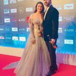 Vivek Dahiya Instagram - अगर आप के शहर में भी हो रही है बिजली की कटौती तो याद कीजिए हमें - क्योंकि हम हैं आपके अपने-⚡️Power Couple⚡️😁 #PinkvillaStyleIcons2023 #EnigmaticPowerCouple #PowerCouple