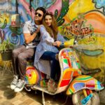 Vivek Dahiya Instagram - Our ride in Pune for the day. #FilmPromotionsAreFun @shannonksinger @versatile.vivaan Pune, Maharashtra