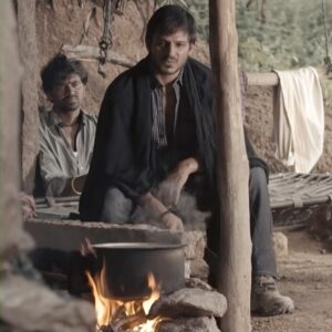 Vivek Oberoi Instagram - Seedhe log hamesha tedhe hi dikhte hai … 💯💯

Loved playing this intense and power-packed character #PratapRavi in @rgvzoomin directorial #Rakhtacharitra .. 
12 years to this cinematic wonder.. extremely grateful to all 🤗
మీ అందరిపై అభిమానంతో 🥰

@kichcha_sudeep @shatrugansinhaofficial @radhikaofficial #AbhimanyuSingh #KotiSrinivasaRao 
#Rakhtacharitra

#reels #reelsinstagram #reelsvideo #reelsindia