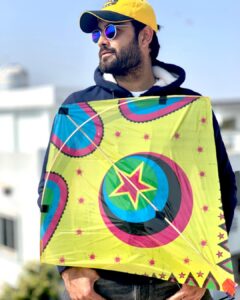 Vivian Dsena Instagram - Don’t You Worry Child 
The Heaven’s got a plan for you 
Happy MakarSankranti Guys
Loads of love 😘😘
#myteamsaid #myfamilysaid
Vivian you forgot something 
I said what?? They said
#VivianDsena #HarmanSingh #RK #AbhayRichand 
#HappyMakarSankranti #MakarSankranti2019
#Ujjain #FestivalTime #Family #VDians