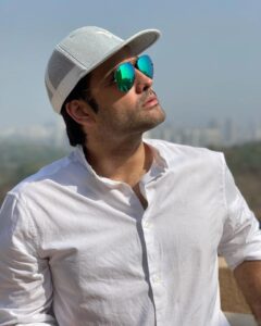 Vivian Dsena Instagram - Every Stage Of Your Life Is Preparing You For The Next Level; Be Content And Thank The Almighty 🤲 He Has Planned It All 🤗♥️...

#viviandsena #sartajsingh #udaariyaan #newbeginnings #colorstv #dreamiyata