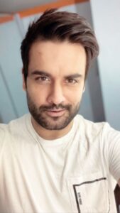 Vivian Dsena Instagram - After Seeing The Unconditional LOVE& SUPPORT You Guys Have Showered Me With, This Is My Humble “Thank You” Gift To Each&Everyone Of You…
Not Only You Can Surprise Me , I Can Sometime Do Too 😉😘❤️

#viviandsena #vdians #teamviviandsena #VivianDsenaDay