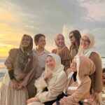 Aaron Aziz Instagram – Masya Allah Tabarakallah Alhamdulilah 
My first posting for my hubby’s advance surprise Bali trip. I shall keep the surprise post for his birthday on the 23rd Insya Allah

So this is our first sunset in Bali with the girl gang and I am truly grateful that everyone made it happen. This is truly memories that will forever be embedded in my heart and mind. Love u all! Thank you from the bottom of my heart. Alhamdulilah for this friendship. 

@masthussein @fatimahmohsin  @eriyanaamin @ezreenpetom @nitzbella @belleamafia 

Special thanks also to the husbands aka Aaron’s brothers who took the trouble too! @sheikhhaikel @charlie_fiftyfive @aide05 

Another surprise couple came two days after 🥰

Big shout out to @baliprivatedrivertours for being patient with our craziness! Engage her!