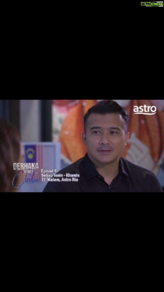 Aaron Aziz Instagram - Azmir…Azmir…jgn benci saya ye guys ni hanya lakonan…tapi bila tengok balik diri sendiri pun darah naik.Highlight episod malam ni… Azmir ni memang suka main dengan api kan? #DerhakaSebuahCinta setiap Isnin – Khamis, 11 Malam di Astro Ria atau strim di Astro GO 😎 Lakonan: @zarazya @aarondwiaziz @intanladyana @nazrief_nazri @nadanursyuhada @sabhisaddi @sahronizamnoor @farishairwayu.my dan ramai lagi… Arahan: @ejumpmohd Produksi: @suhanmovies Untuk gossip dan berita layari www.gempak.com Untuk banyak lagi video, tonton di Instagram @bambam_studios Astro Baharu. Strim tanpa gangguan hujan dengan Astro Ultra Box. PEK PREMIUM 1 WhatsApp “NAK ASTRO” ke 03-9543 3838