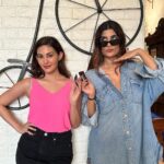 Amyra Dastur Instagram - Find a friend who always supports the line “TREAT YOUR SELF “ . . . . #reels #reelsinstagram #friendship #treatyourself #amyradastur #erikapackard #trendingreels #trending #friendshipgoals #comedy #girlpower