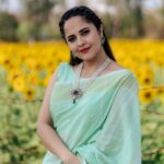 Anasuya Bharadwaj Instagram - Some romancing 💛 with the 🌻 Saree : A present from Mommy dearest @anuradha_khasba 😘 Blouse&Styling : @sreemukhi.mekala 🎩 Jewellery : @aarni_by_shravani ✨ PC: @teamartviewworks 🥰