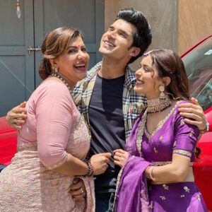 Anisha Hinduja Instagram - Bas Muskurahatein aur bohot saara pyaar ❤️
@sana_sayyad29 @hindujaanisha 
#KundaliBhagya #Love #Laughter #Smile #PalVeer #Palki #Rajveer #SanaSayyad #AnishaHinduja #ParasKalnawat