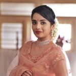 Ann Sheetal Instagram - Chumma simply ... 🥰 📸 @lebison_gopi #pretty #peach #😊 #princess #indian #traditional #potrait #happy
