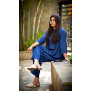 Aparna Balamurali Instagram - Wearing the beautiful outfit from @l_zaba 💙

Clicked by @_pixel.ninja_ 
MUAH by @themixandbrows_by_fathimajmal