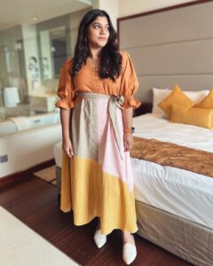 Aparna Balamurali Instagram - Styled by: @nikhitaniranjan
Outfit: @maddermuch @fashion signatureofficial
MUAH: @themixandbrows_by_fathimajmal