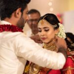 Aparna Vinod Instagram - ♥️Mangalyam We seek your love and blessings on our new beginning 🙏🏼✨ #wedding #kalyanam #weddingphoto #aparna #aparnavinodwedding #aparnavinodweddingphotos #aparnamarriage #married #engaged #calicut #kerala #keralawedding #hindubride #actor #actress #malayalamactress #tamilactress bridalmakeup #bridallook #keralabride #kanchipuram #hinduwedding #traditionalwear #lover #husband #malayali Calicut, India