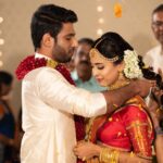 Aparna Vinod Instagram - Mangalyam♥️ #wedding #kalyanam #weddingphoto #aparna #aparnavinodwedding #aparnavinodweddingphotos #aparnamarriage #married #engaged #calicut #kerala #keralawedding #hindubride #bridalmakeup #bridallook #keralabride #kanchipuram #actor #actress #malayalamactress #tamilactress #tamil #hinduwedding #traditionalwear #lover #husband #valentine #valentineday Calicut