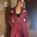 Archana Instagram - Coz On an awards night … make it look like it’s well earned 💯 . . . Outfit @worldofasra MUA @nits__20_hairmakeup1970 Jewellery @azotiique Styled @shobhanarangjewellery 🎥 @akshaysharma1 #events #host #hosting #liveevent #awardsnight #bollywood #ott #tv #actor