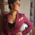 Archana Instagram - Coz On an awards night … make it look like it’s well earned 💯 . . . Outfit @worldofasra MUA @nits__20_hairmakeup1970 Jewellery @azotiique Styled @shobhanarangjewellery 🎥 @akshaysharma1 #events #host #hosting #liveevent #awardsnight #bollywood #ott #tv #actor