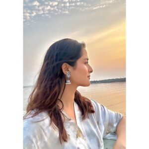 Arushi Sharma Instagram - Summer state of mind with @whakato_ 🌻Easy-breeeeezy is the only way to go forward this summer