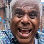 Ashish Vidyarthi Instagram - KAPIL SHARMA Ka Show Nahi Dekha Kya 🤦🏽😭 EP. 8 Watch full video on YouTube-Ashish Vidyarthi Actor Vlogs Kuch cheezey life mein peheli baar hoti hai aur kuch... baar baar! Aaj ka vlog bhi kuch aisa hi hai! Vlog ki shuruwaat ki Shardul aur Raja ke sath Kullu Ke Pahaad pe baith kar garama garam chai aur Parle biscuit ke sath. Fir ek janaab ne jawaan rehene ka ajeeb nuska bataya aur aakhir mein mujhe ek nayi pehchaan mili jab inn bhaisahab ne mujhe ‘ South Indian Actress’ bol diya and that’s not it uske saath hi mujhe bade hi confidence ke saath kaha ki “Mera naam ‘Ashutosh’ hai. Iss vlog mein main apne physical stamina ko test karta nazar aungaa jaha main pahadon se utar kar Raja ke ghar pahuchunga. Bahut hi bemisaal waqt bita Raja, Rama Ji aur Shardul ke saath shaam ki chai pe jab Raja ki behen Ritu milne aayi aur Rama Ji ne sabke liye garama garam pakode taley! Yehi toh zindagi hai mere dost, kaam karo par kuch waqt bhi churalo apno ke saath kyunki yahi yaadein humein sukoon dilati hain barson baad bhi. So, watch this vlog and don’t forget to show love to my video by liking and sharing it with your friends and family. If you are new to the channel, don’t forget to subscribe. Comment mein jarur batana vlog kaisa laga. ❤️ Alshukran Bandhu Alshukran Zindagi #reelitfeelit #reelkarofeelkaro #fun #kullu #himachalpradesh #chai #tea #parle #biscuit #love #friendship #care #himachal #kapilsharma #ashishvidyarthi #actorslife #vlog #youtube Kullu - कुल्लू, Himachal Pradesh