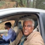 Ashish Vidyarthi Instagram - Pahadon Mein Chilli Chicken Ke Maze 🤤😍#himachaldiaries Taxi Service Ram Negi- 9816172785 Watch Full Vlog On YouTube-Ashish Vidyarthi Actor Vlogs Chaliye mere saath iss khubsurat safar ke agle padaaw par! Manzil hai mere dost ka ghar.... Safar pe bhi khub dosti wale pal jeetey huye apni manzil ki or badhunga aur aap honge mere saath. Toh tayyar hain aap? Agar safar ka saarthi accha ho toh safar khud ba khud asaan ho jata hai. This holds true with my driver Ram Negi ji who will drive us through the beautiful Himachal valley all the way to Kullu. Seeing how a small gesture can bring a smile to someone’s face gives me immense pleasure. Be with me as I share this wonderful moment when a group of school kids and their teachers stop on the road to click pictures with me. Road trip ka ek aur mazedar pehlu hai dhaabe pe ruk ke khana. Iss safar pe bhi hum dhaabe pe ruk kar garama garam chilli chicken aur roti ka luft uthaunga. Dhoop, chao, garmi, thandi, baarish inn sabka mazaa hum saath uthayenge iss road trip par. Aur manzil par pahuchte hi aap ko milwaunga mere dost Raja aur unke parivaar se jinse meri mulakat hui thi 1987 mein. Purani yaadein, gup-shup aur bahut kuch dekhna ko milega iss episode mein. So, let’s get into the vlog and enjoy the beautiful journey as I head to Kullu to meet my dear dost Raja. Mujhe comments mein jarur batana ki aapko yeh journey kaisi lagi. Don’t forget to leave a ❤️ for all of us in the comments below. Alshukran Bandhu, Alshukran Zindagi. #reelitfeelit #reelkarofeelkaro #reels #chilly #chickenrecipes #chicken #chillychicken #himachal #himachalpradesh #travel #explore #actorslife #blogger #vlog #youtube #food #foodie #friendship #people #love Himachal Pradesh