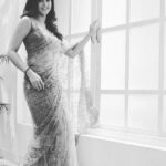 Astha Agarwal Instagram - #challenge #accepted @the_nupur Here's to #strong #women .. A strong woman looks a challenge dead in the eye and give it a wink! #beyourself #loveyourself #respectyourself #womensupportingwomen