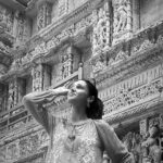 Astha Agarwal Instagram - This place had some magical effect for sure! #ranikivav #sidhpur #gujrat #unescoworldheritage #beautiful #mesmerising #shootslife #offcamera #shubhaarambh #colors Rani ki vav