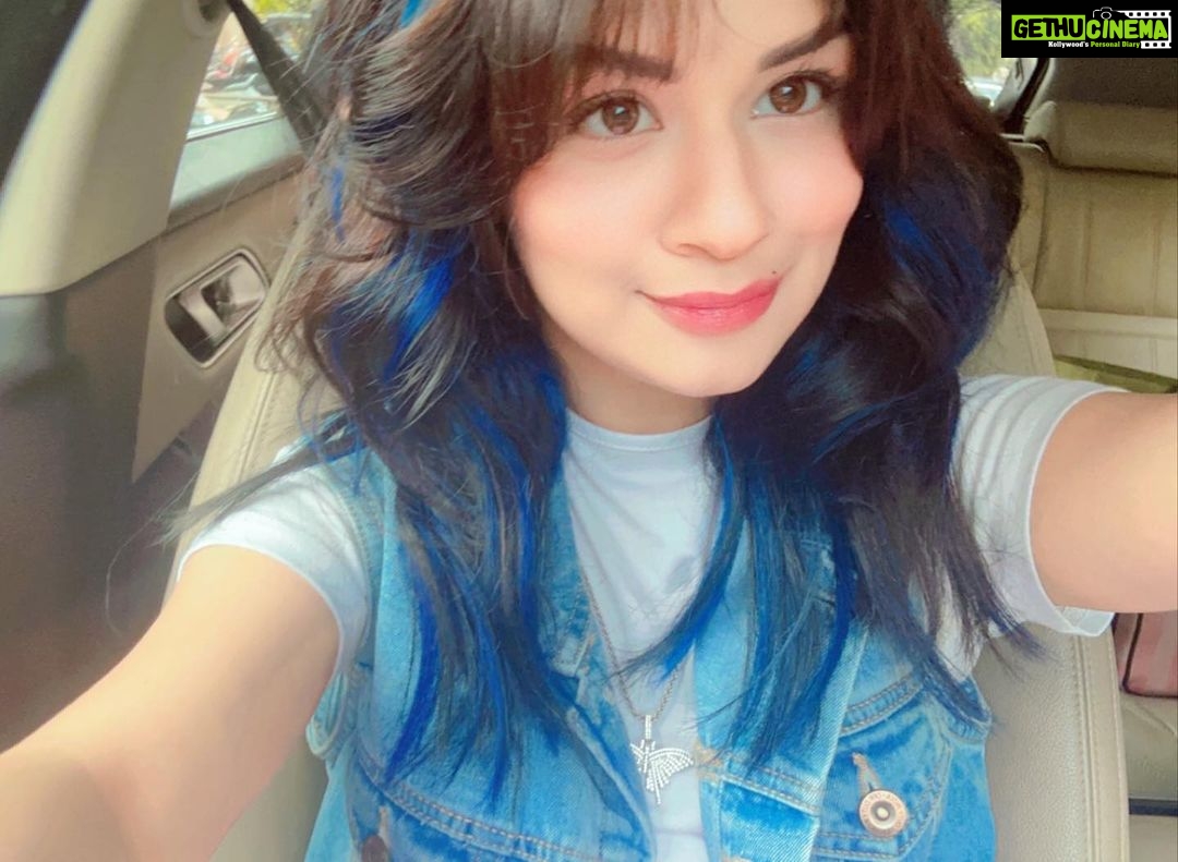 Avneet Kaur Instagram Blueeeee 💙🦋🐬🫐🧊 Gethu Cinema 9023